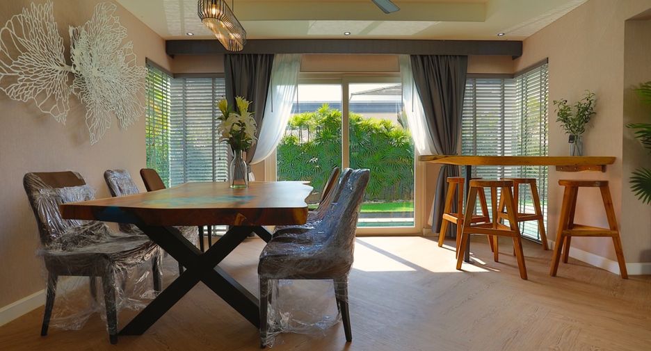 Casa en alquiler y en venta de 3 habitaciones en Bang Lamung, Chonburi