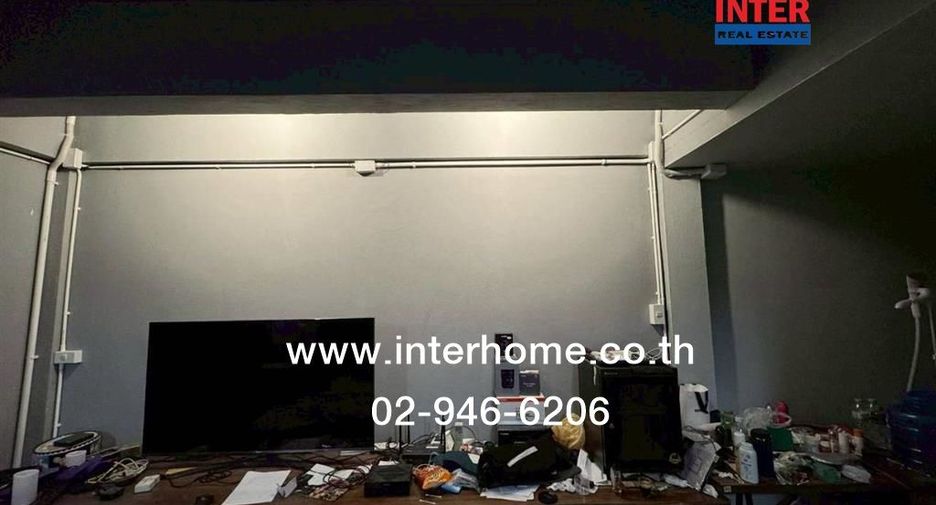 For sale 2 bedrooms retail Space in Thawi Watthana, Bangkok