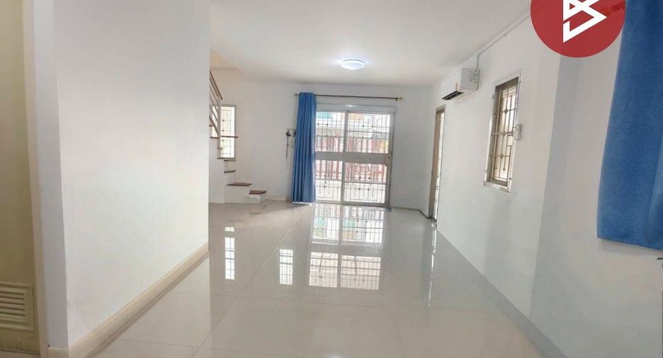 For sale 2 bedrooms townhouse in Mueang Nakhon Pathom, Nakhon Pathom