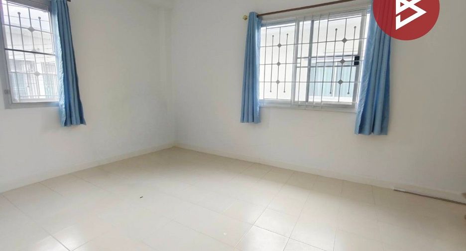 For sale 2 bedrooms townhouse in Mueang Nakhon Pathom, Nakhon Pathom