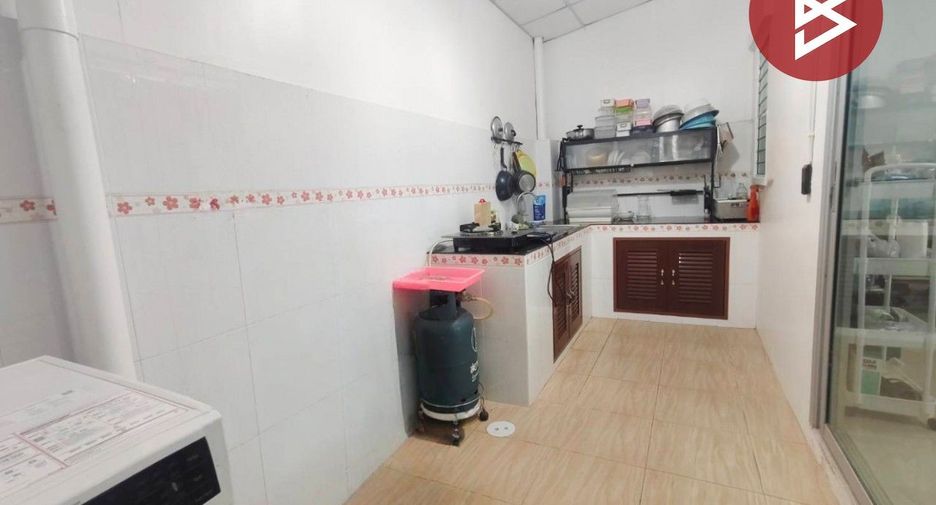 For sale 2 bedrooms townhouse in Mueang Nakhon Pathom, Nakhon Pathom