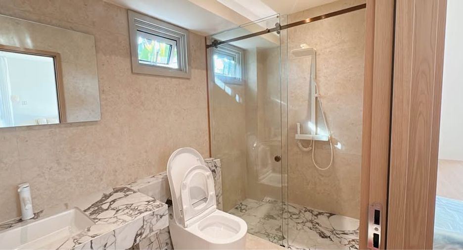For rent 5 bedrooms villa in Thalang, Phuket