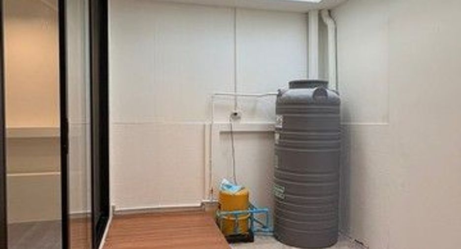 For rent 3 bedrooms office in Lat Phrao, Bangkok