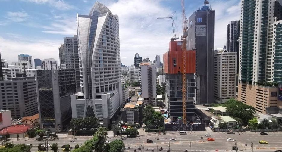 For rent 2 bedrooms condo in Khlong Toei, Bangkok