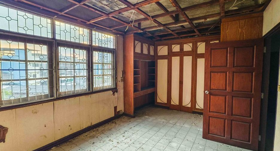 For rent retail Space in Wang Thonglang, Bangkok