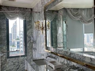 Condo en alquiler y en venta de 5 habitaciones en Watthana, Bangkok