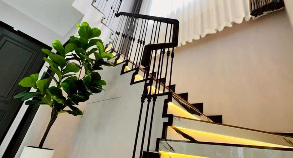 Villa zum Kauf mit 4 Zimmer in Bang Lamung, Chonburi