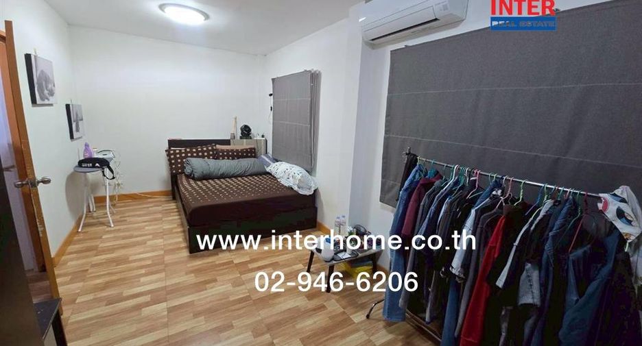 For sale 3 bedrooms townhouse in Lat Krabang, Bangkok