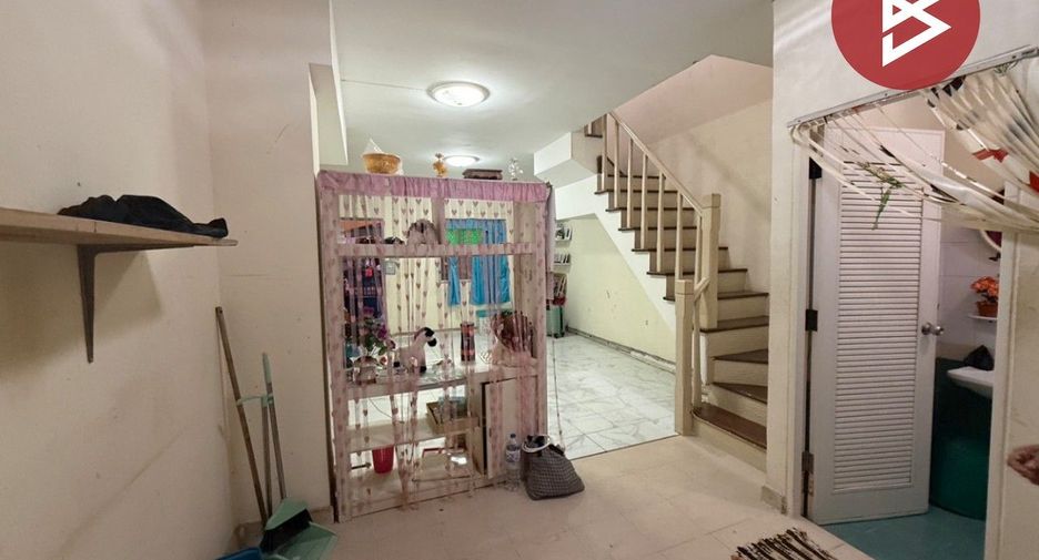 Casa adosada en venta de 2 habitaciones en Phra Samut Chedi, Samut Prakan