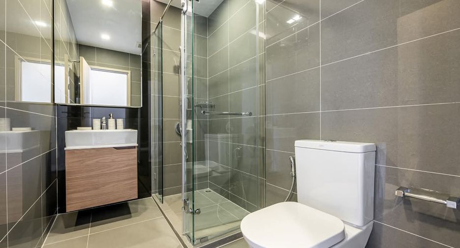 For rent and for sale 2 bedrooms condo in Watthana, Bangkok