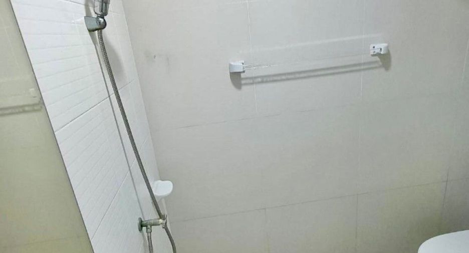 For sale 4 bedrooms townhouse in Bang Pakong, Chachoengsao