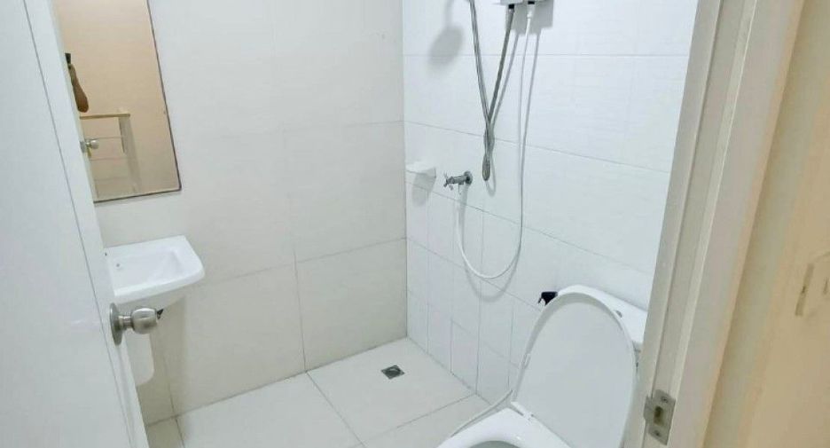 For sale 4 bedrooms townhouse in Bang Pakong, Chachoengsao