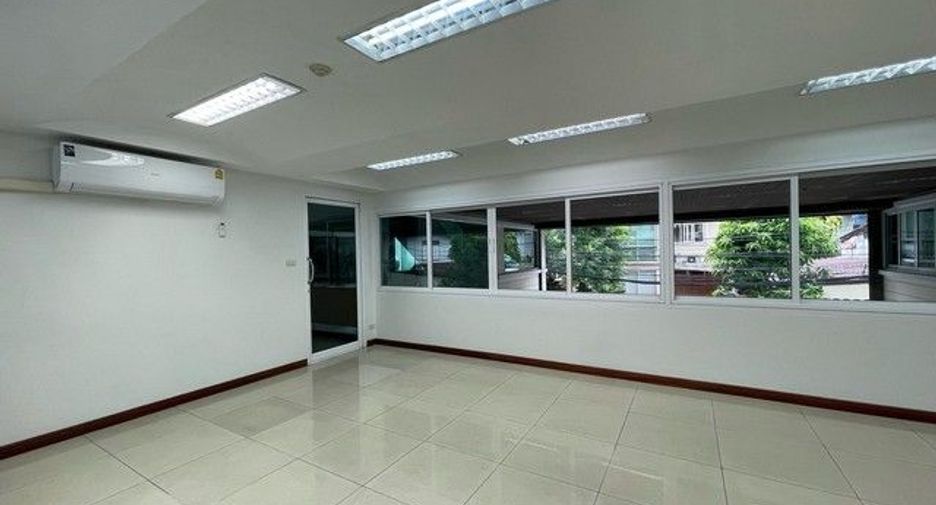 For rent 1 bed office in Sathon, Bangkok
