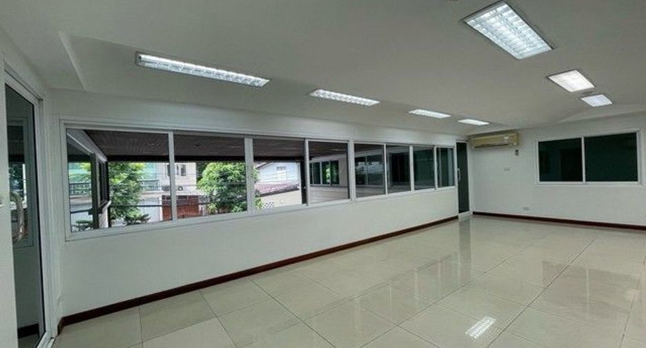 For rent 1 bed office in Sathon, Bangkok