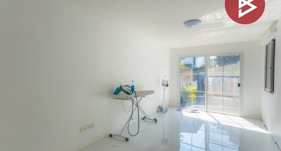 For sale 3 bedrooms house in Mueang Samut Prakan, Samut Prakan