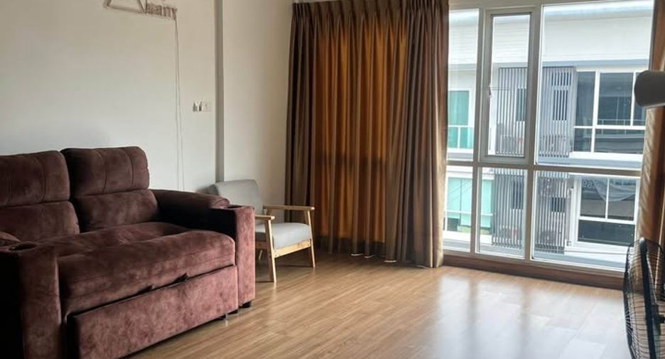 For rent 3 bedrooms townhouse in Bueng Kum, Bangkok