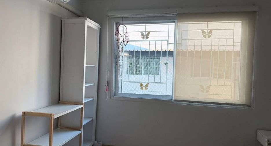For rent 3 bedrooms townhouse in Bueng Kum, Bangkok