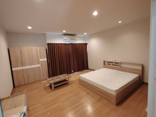 Reihenhaus zur Miete mit 3 Zimmer in Suan Luang, Bangkok