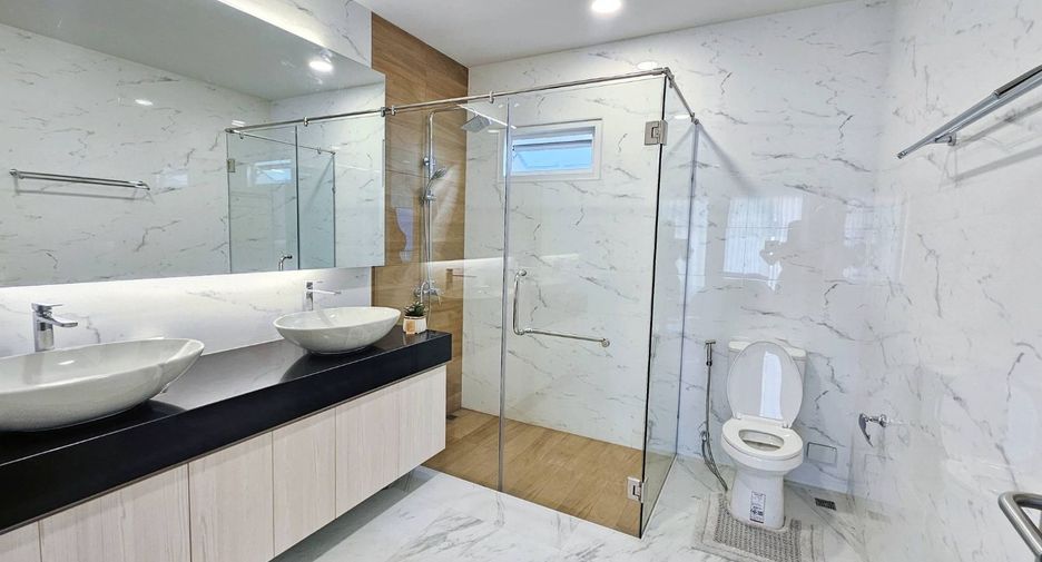 For rent and for sale 3 bedrooms villa in East Pattaya, Pattaya