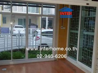 For sale 4 ベッドルーム townhouse in Saphan Sung, Bangkok