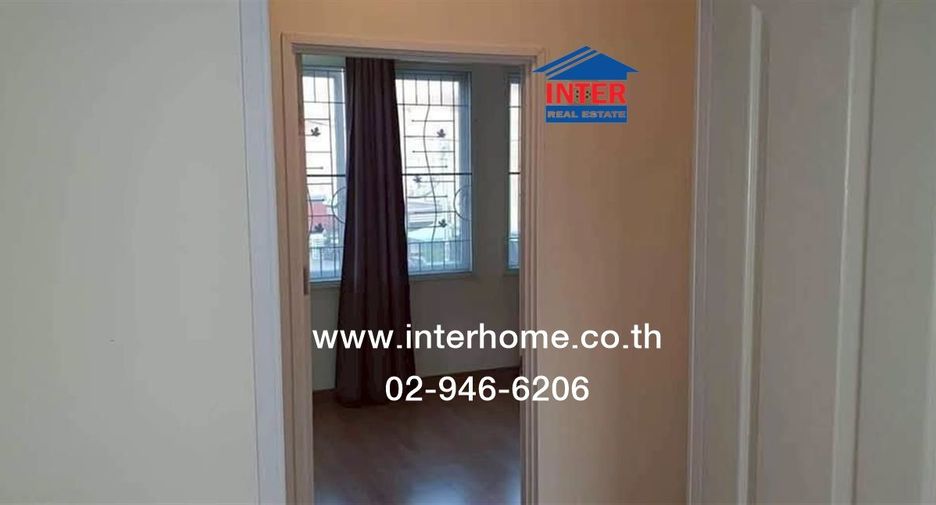Casa adosada en venta de 4 habitaciones en Saphan Sung, Bangkok