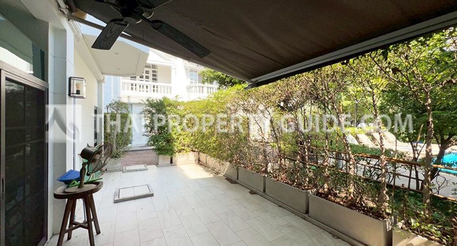 For rent 4 bedrooms townhouse in Watthana, Bangkok