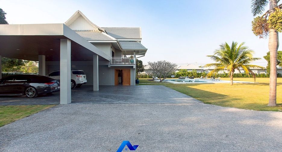 For sale 4 bedrooms villa in Hua Hin, Prachuap Khiri Khan