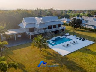 Villa zum Kauf mit 4 Zimmer in Hua Hin, Prachuap Khiri Khan