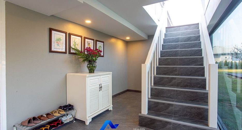 For sale 4 bedrooms villa in Hua Hin, Prachuap Khiri Khan