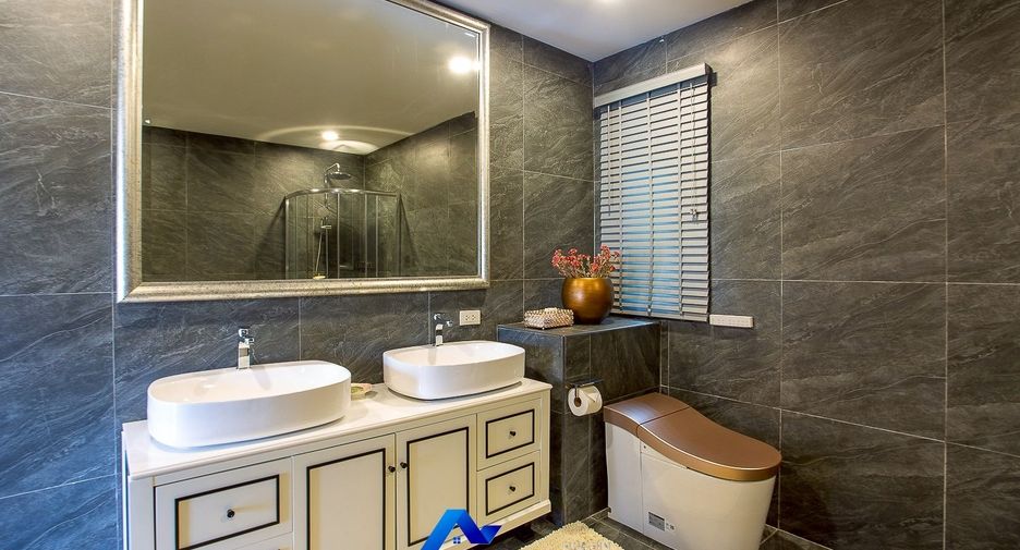 For sale 4 bedrooms villa in Hua Hin, Prachuap Khiri Khan