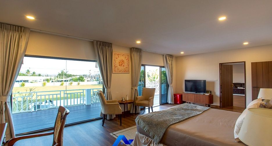 For sale 4 bedrooms villa in Hua Hin, Prachuap Khiri Khan
