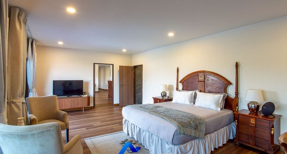 For sale 4 bedrooms villa in Hua Hin, Prachuap Khiri Khan
