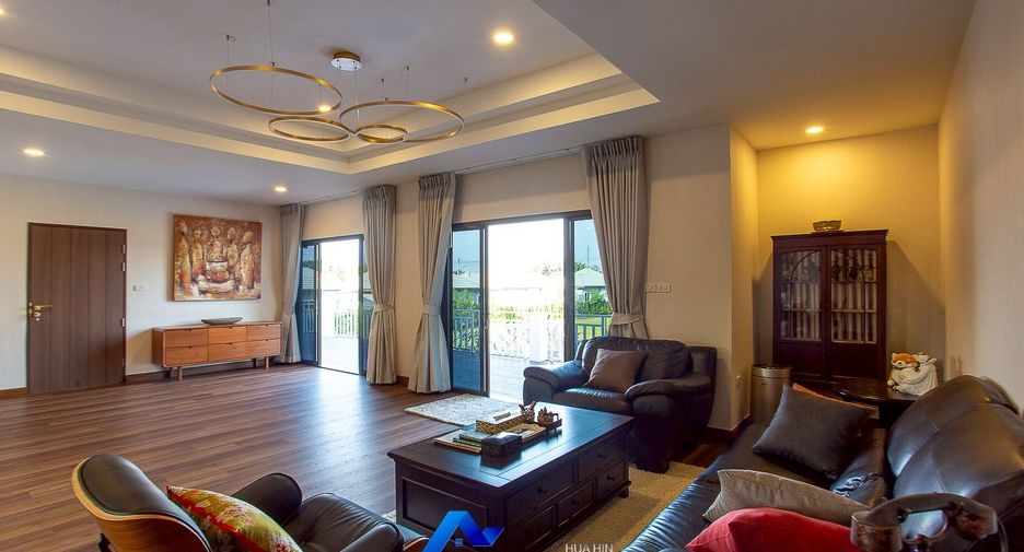 For sale 4 bedrooms villa in Hua Hin, Prachuap Khiri Khan