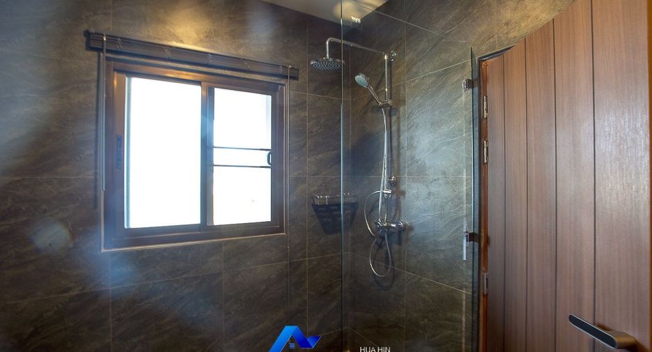 For sale 4 bedrooms villa in Hua Hin, Prachuap Khiri Khan