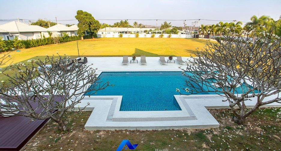 For sale 4 bedrooms villa in Hua Hin, Prachuap Khiri Khan