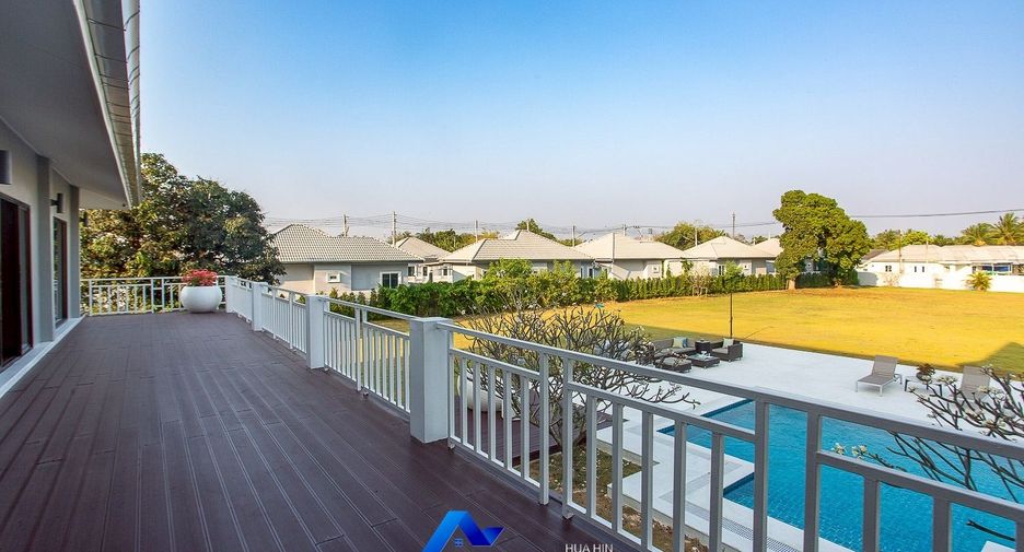 For sale 4 bedrooms villa in Hua Hin, Prachuap Khiri Khan