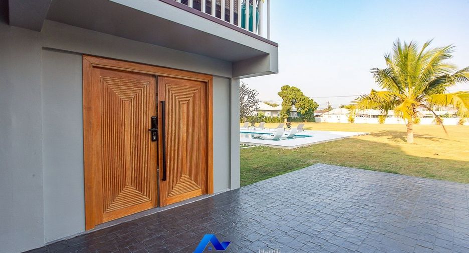For sale 4 bedrooms villa in Hua Hin, Prachuap Khiri Khan