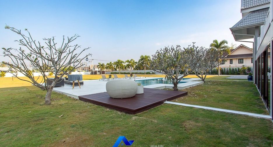 For sale 4 bedrooms villa in Hua Hin, Prachuap Khiri Khan