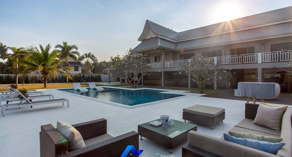 For sale 4 bedrooms villa in Hua Hin, Prachuap Khiri Khan