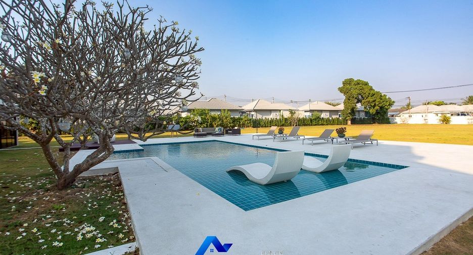 For sale 4 bedrooms villa in Hua Hin, Prachuap Khiri Khan