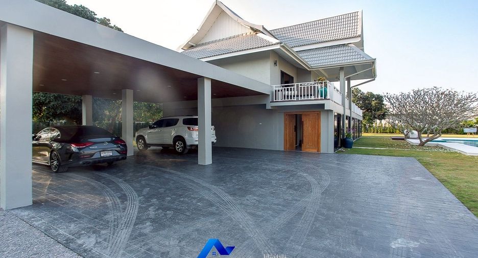 For sale 4 bedrooms villa in Hua Hin, Prachuap Khiri Khan