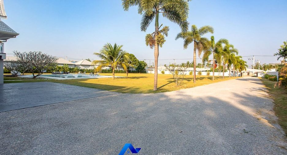 For sale 4 bedrooms villa in Hua Hin, Prachuap Khiri Khan
