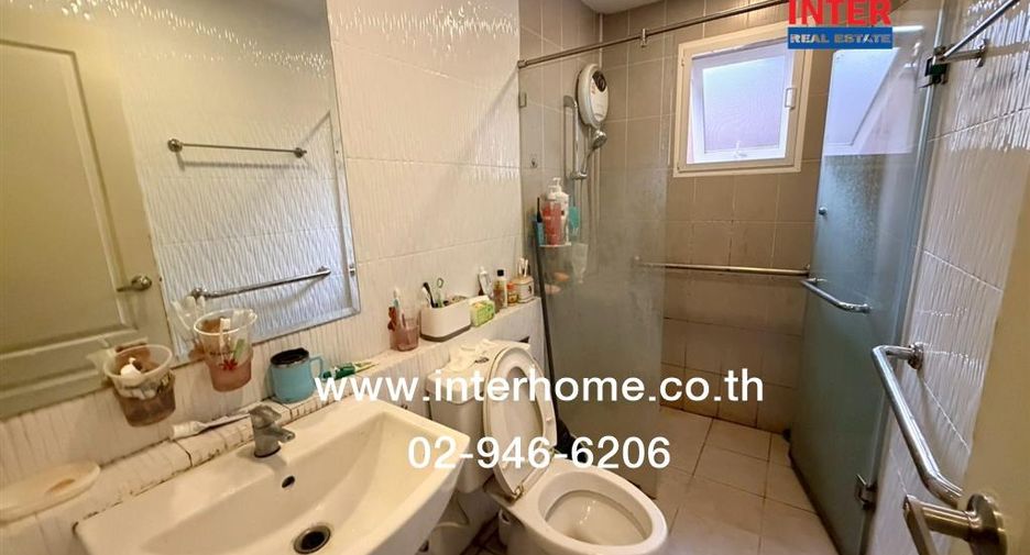 For sale 4 bedrooms house in Phasi Charoen, Bangkok
