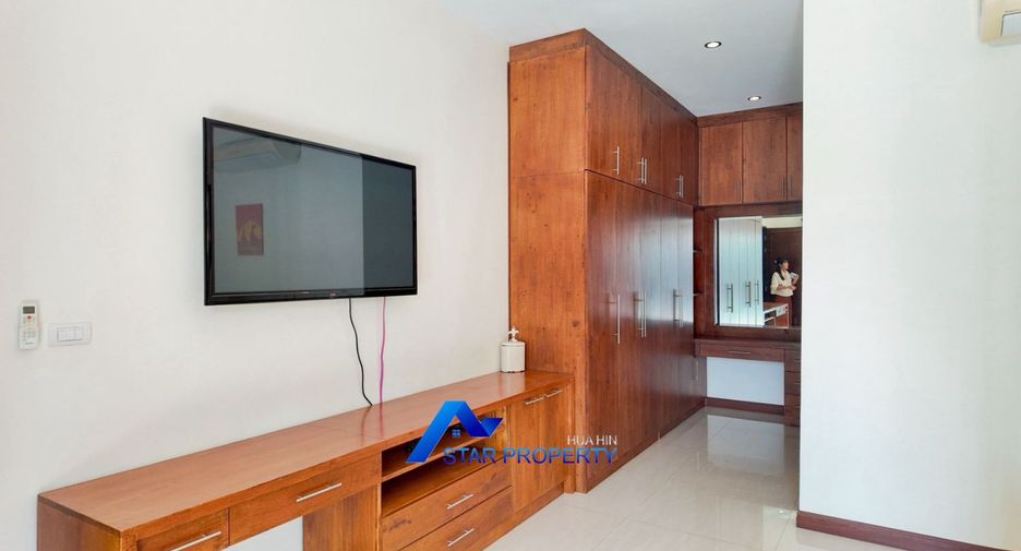 For sale 4 bedrooms villa in Cha Am, Phetchaburi