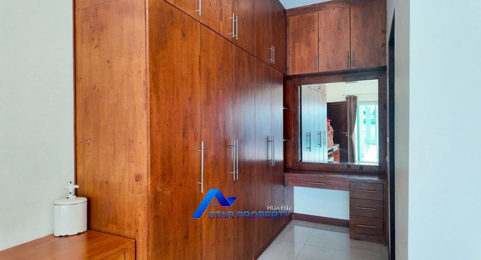 For sale 4 bedrooms villa in Cha Am, Phetchaburi