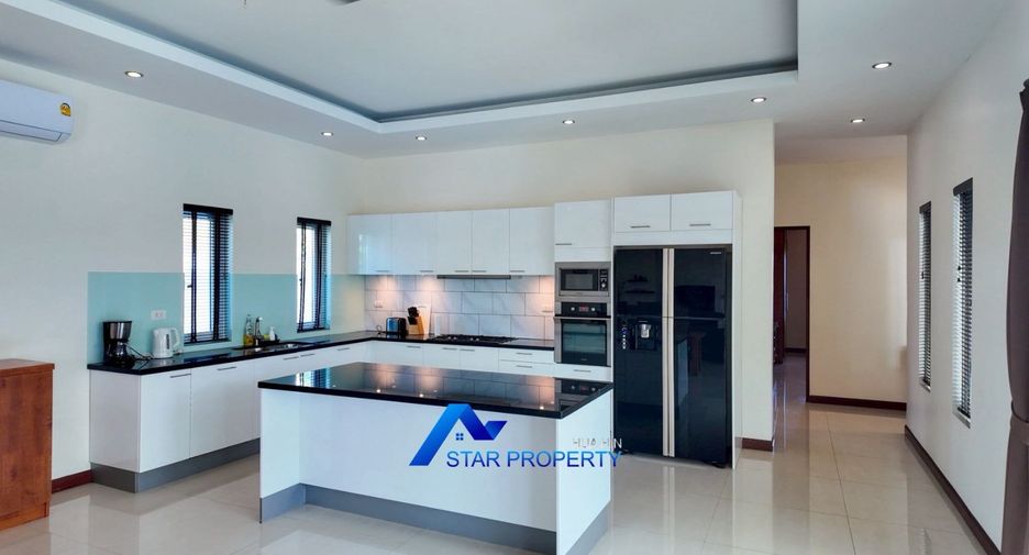 For sale 4 bedrooms villa in Cha Am, Phetchaburi
