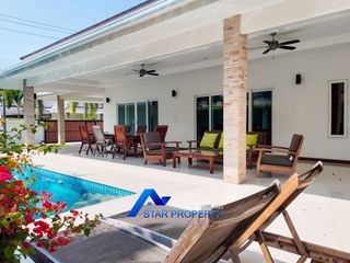 For sale 4 ベッドルーム villa in Cha Am, Phetchaburi