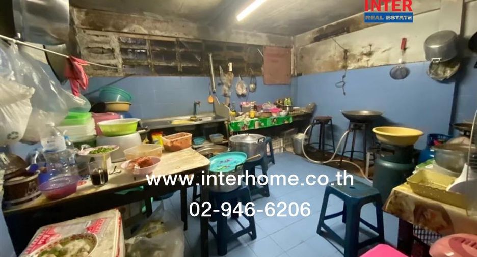 For sale 4 bedrooms retail Space in Bang Khen, Bangkok