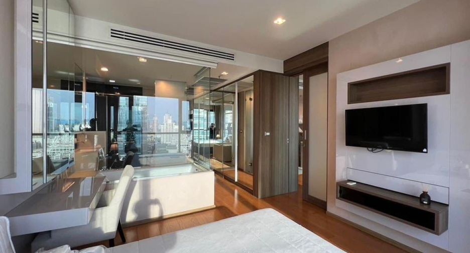 For rent and for sale 1 bed condo in Sathon, Bangkok