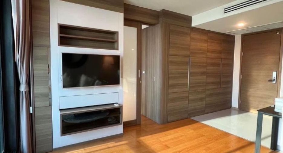 For rent and for sale 1 bed condo in Sathon, Bangkok